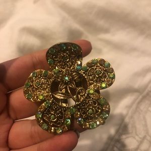 NWOT Gold Floral Hairclip